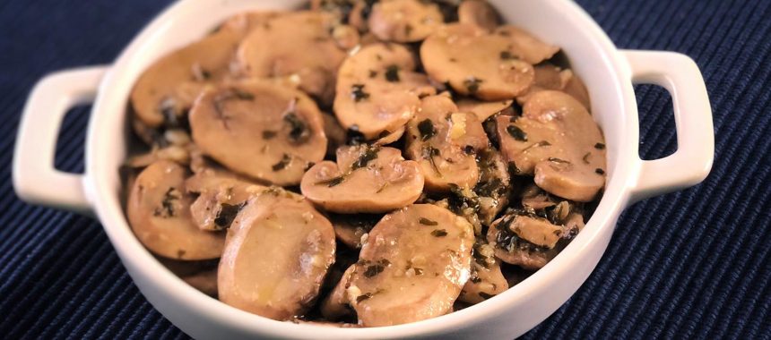 Champiñones al ajillo