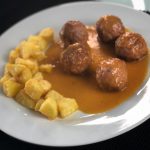Albóndigas en salsa española